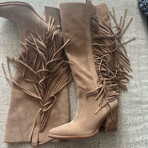 Vince Camuto leather Cowboy  stile Fringe Heeled Boots